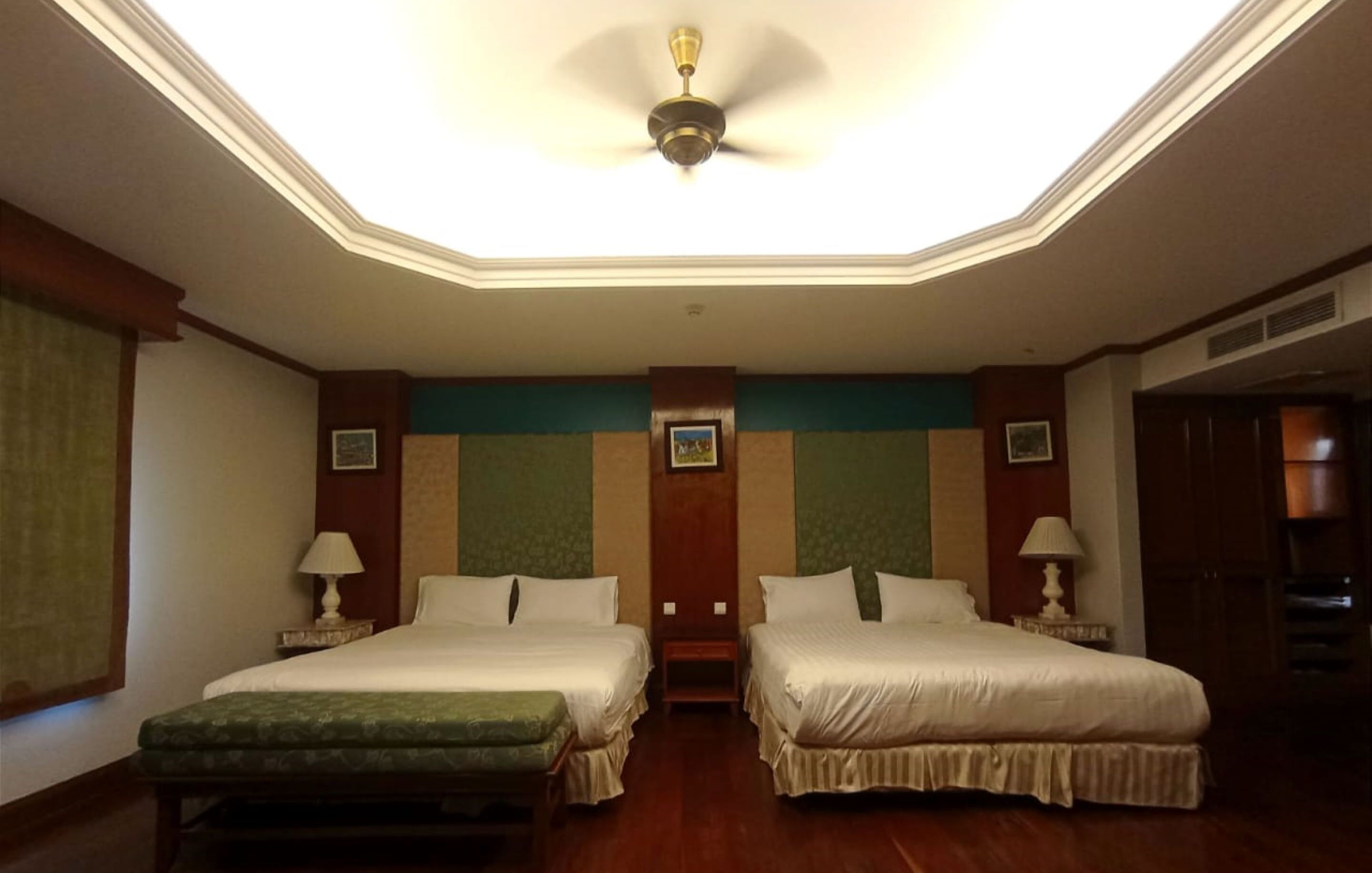 Premium villa, privézwembad | 1 slaapkamer, een bureau, een strijkplank/strijkijzer, beddengoed