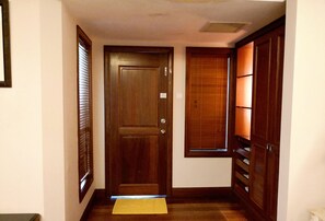 Villa Premium, alberca privada | 1 habitación, escritorio, tabla de planchar con plancha y ropa de cama