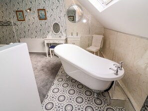 Shower - Through the Looking Glass (Ripon)