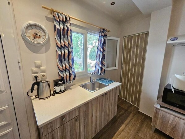 Private kitchen - Garden Square Inn (Markopoulo Mesogaias)