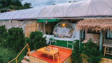 Bagian depan properti