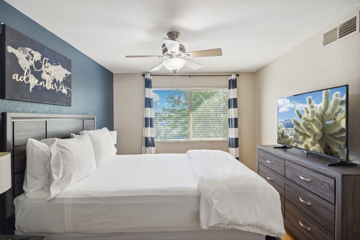 3 bedrooms, iron/ironing board, WiFi, bed sheets