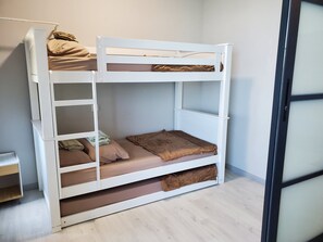 2 bedrooms, iron/ironing board, WiFi, bed sheets