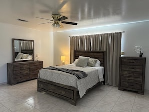 3 habitaciones, tabla de planchar con plancha y wifi gratis