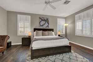 5 habitaciones, tabla de planchar con plancha, wifi y ropa de cama 
