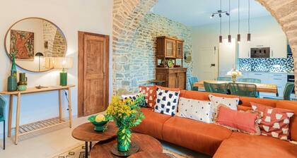 Cottage in a stone farmhouse in the heart of a vineyard estate in Pic Saint-Loup