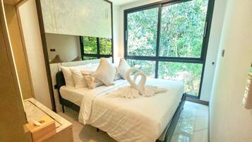 2 bedrooms, iron/ironing board, WiFi, bed sheets