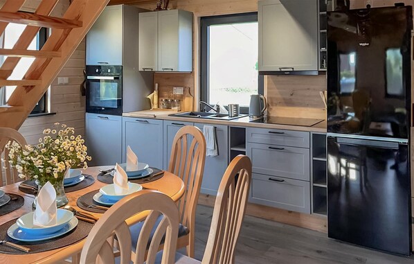 Fridge, oven, dishwasher, coffee/tea maker