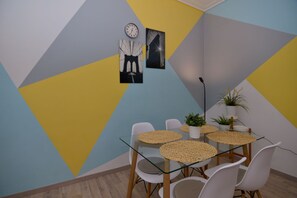 Dining - Athens central apartment in front of metro stop Syntagma (Athina)
