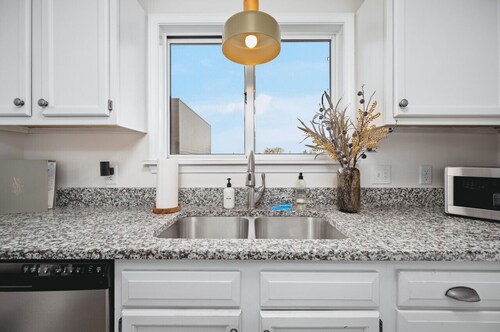 NEW Barlow by the Bay 3BD Townhome Beaches Wineries