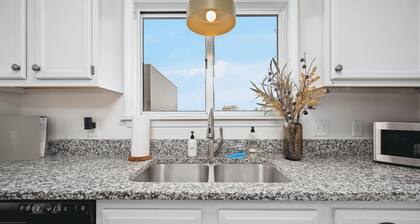 NEW Barlow by the Bay 3BD Townhome Beaches Wineries