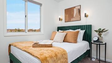 3 多间卧室、办公桌、熨斗/熨衣板、旅行婴儿床