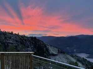 Property grounds - Modern cabin with sauna in the mountains of Vrådal (Vrådal)