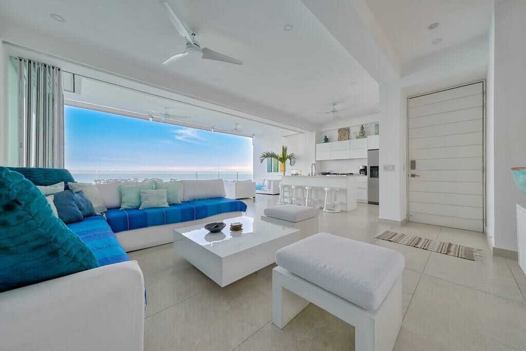 Een televisie en een kantoor