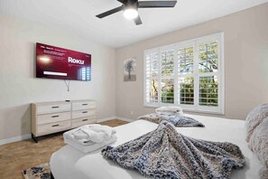 3 habitaciones, tabla de planchar con plancha, cuna de viaje y wifi