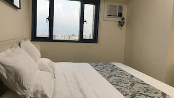 2 bedrooms, iron/ironing board, free WiFi