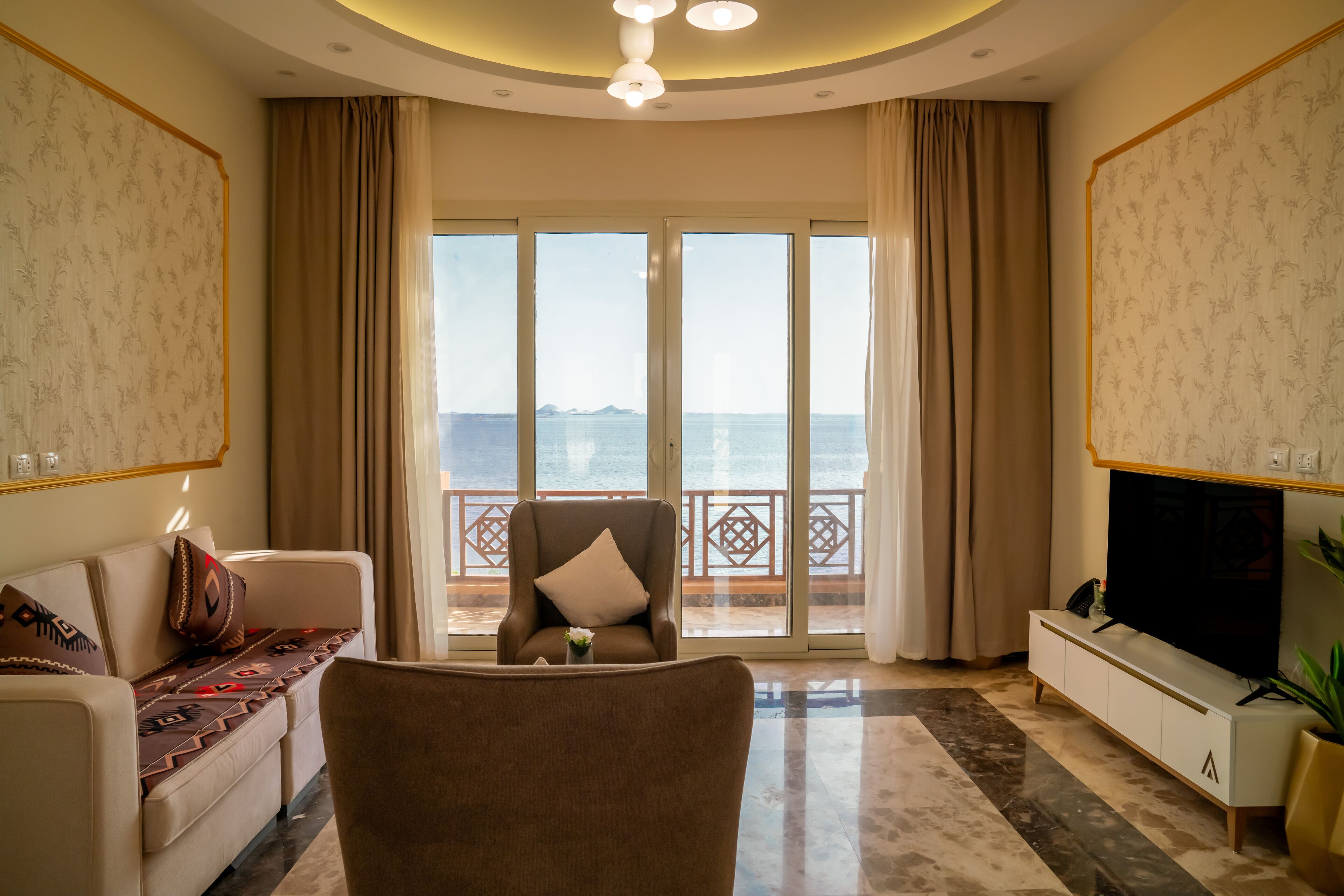 Egyptian cotton sheets, premium bedding, pillow-top beds, minibar