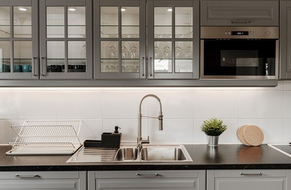 Shared fridge, microwave, oven, highchair - Solglimt (Oedsmal)