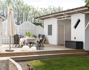 Basic Quadruple Room | Terrace/patio - Solglimt (Oedsmal)