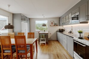 Shared fridge, microwave, oven, highchair - Solglimt (Oedsmal)