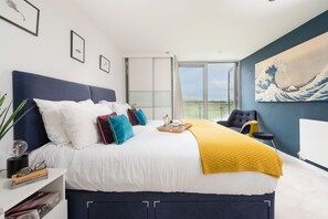 4 sovrum, skrivbord, strykjärn/strykbräda och internet