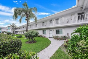 Exterior - Sapphire Lakes Topaz (Naples)