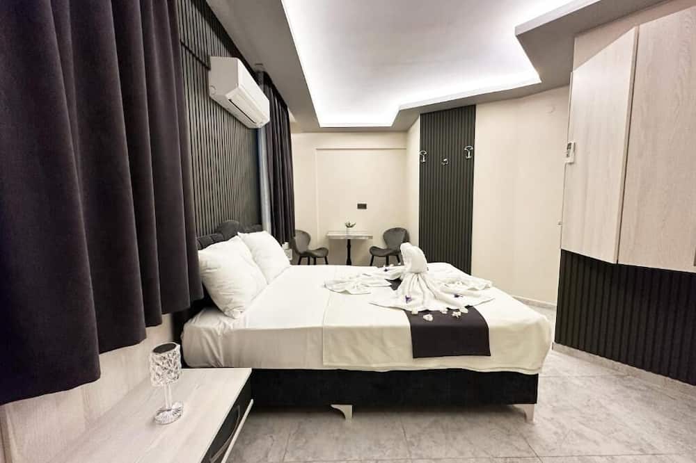 Marina Lora Butik Otel Sığacık