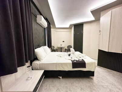 Marina Lora Butik Otel Sığacık