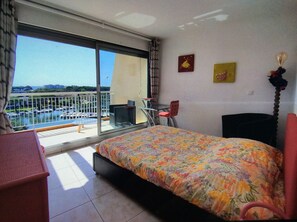 2 bedrooms, iron/ironing board, free WiFi, bed sheets - Appartement Lumineux à Cannes Marina, Dernier Étage, vue Marina - Baie de Cannes (Mandelieu-la-Napoule)