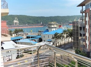 Property grounds - Spacious Family Getaway Point Waterfront
(Durban)