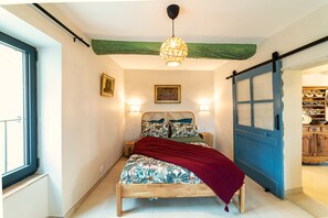 3 bedrooms, iron/ironing board, travel crib, free WiFi