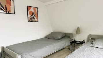 2 bedrooms, bed sheets