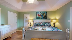 4 bedrooms, iron/ironing board, WiFi, bed sheets