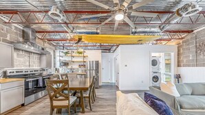 Interior - Surf Loft: cool, chill & convenient 2 all the fun! (Fort Walton Beach)