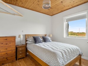 4 bedrooms, iron/ironing board, travel cot, free WiFi