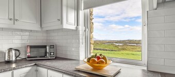 Lake House Mannin, holiday maker’s paradise