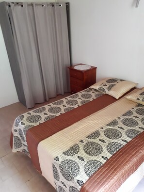 3 Schlafzimmer, Bügeleisen/Bügelbrett, Bettwäsche