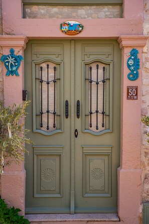 Exterior - Cundalis1893 (Ayvalik)