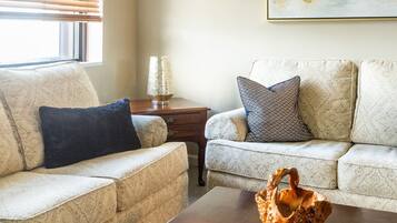 Condo, 2 Bedrooms | Living area | Smart TV