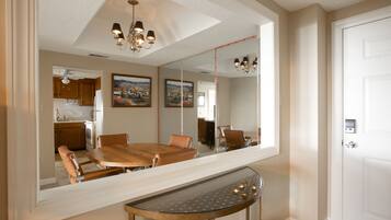 Kondominium, 2 kamar tidur | Interior