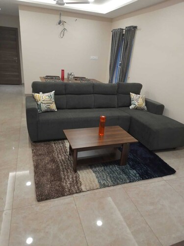 A cozy fully furnished 3-bedroom apartment 