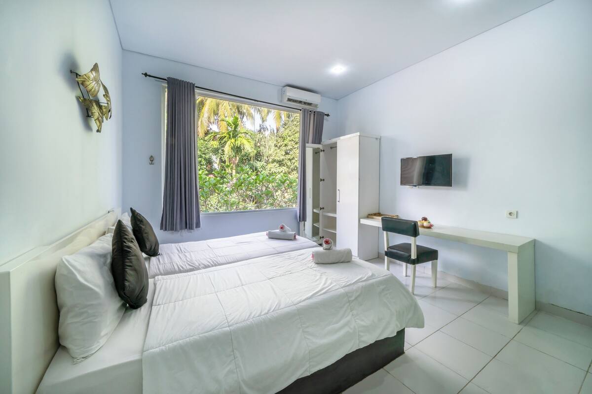 Superior Double Room, 1 Bedroom, Non Smoking, Garden View | Down comforters, memory foam beds, minibar, desk