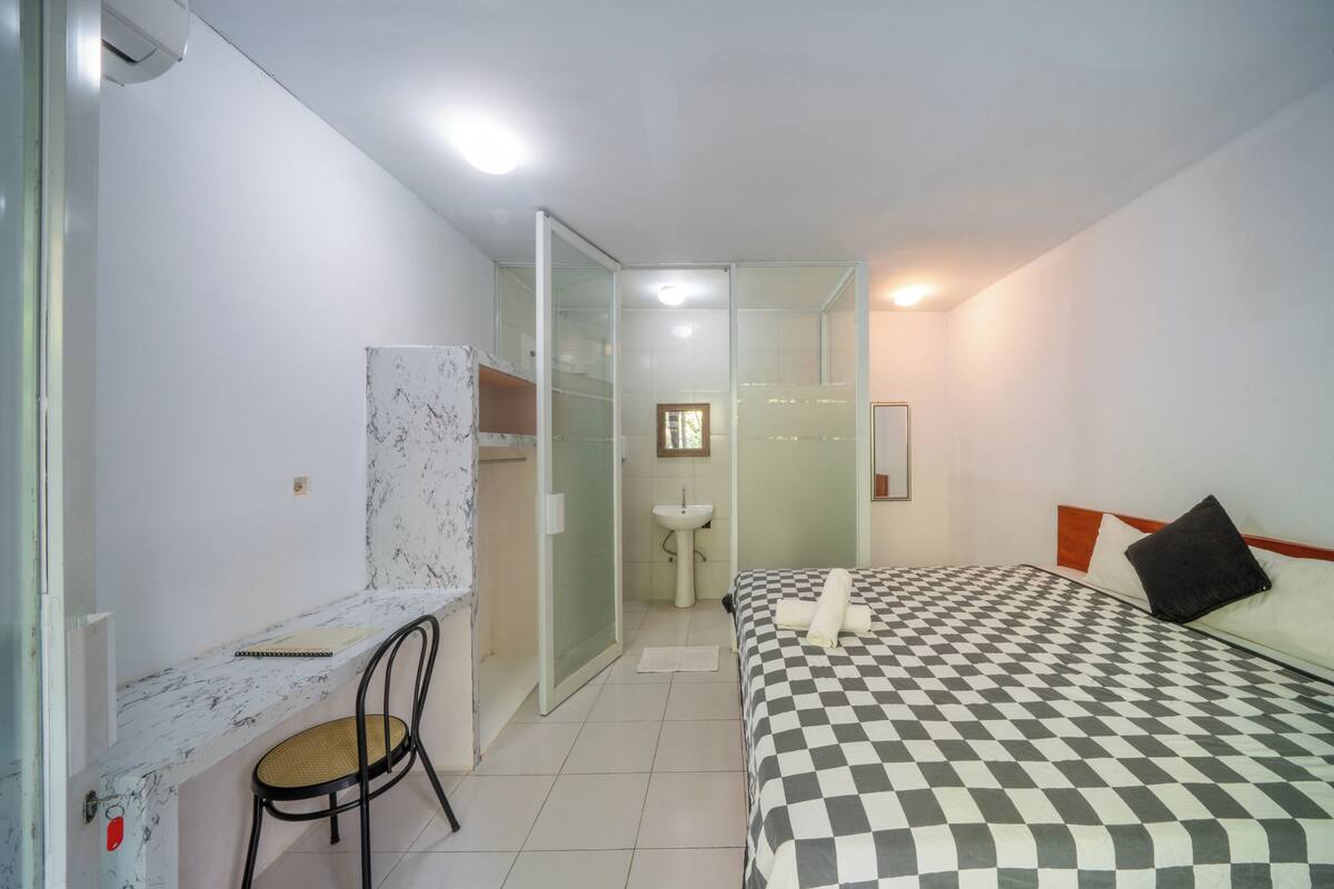 Basic Room, 3 Bedrooms | Down comforters, memory foam beds, minibar, desk