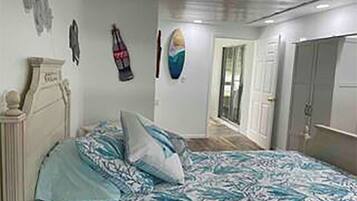 3 habitaciones, tabla de planchar con plancha, wifi y ropa de cama