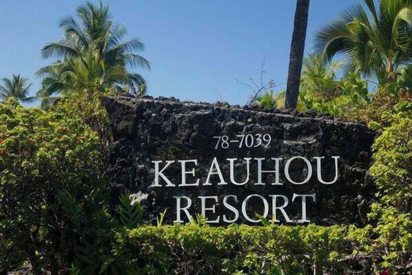 Miscellaneous - Koana's Ocean Hale Onsite Pool (Kailua-Kona)