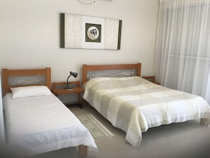 4 makuuhuonetta, silitysrauta/-lauta, Wi-Fi