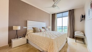2 dormitorios, tabla de planchar con plancha, wifi y ropa de cama