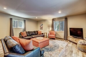 Cabin, Patio | Living area