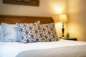 Cabin, Patio | 3 bedrooms, individually decorated, individually furnished, free WiFi - Sierra Sanctuary (South Lake Tahoe)