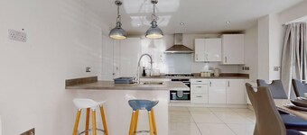 Impeccable 4-bed House in Stanford-le-hope